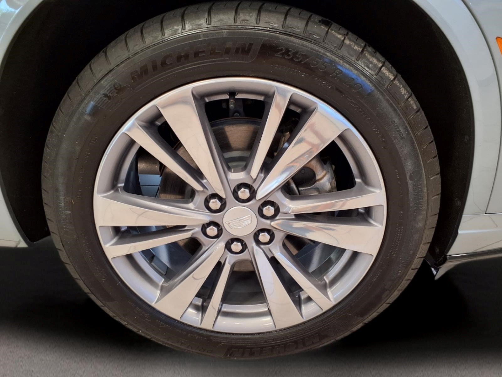 Certified 2025 Cadillac XT6 Premium Luxury FWD image 8