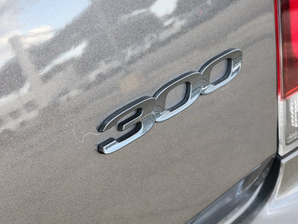 Used 2023 Chrysler 300 Touring w/ Sport Appearance Package RWD image 12