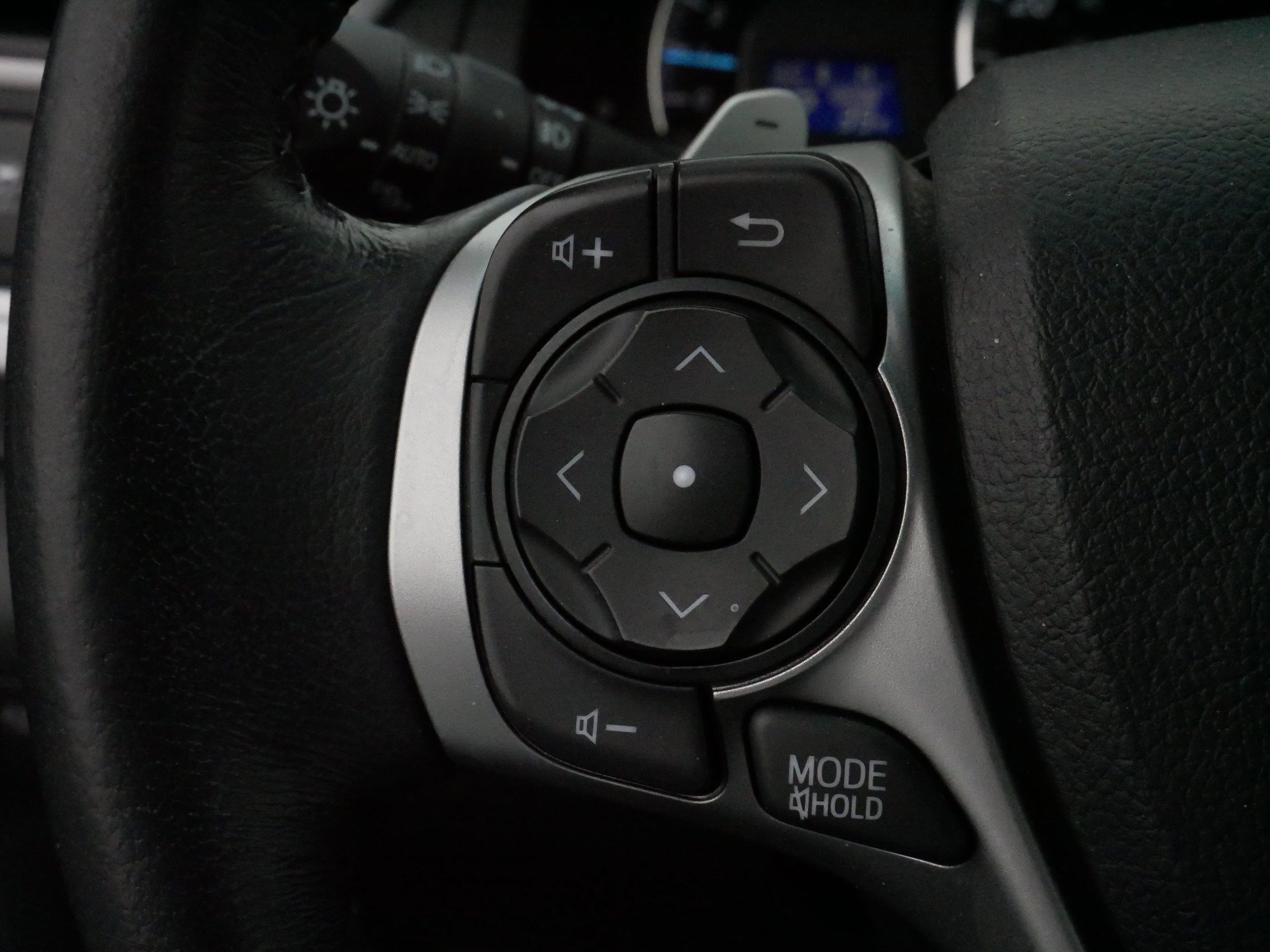 Used 2014 Toyota Camry L image 26