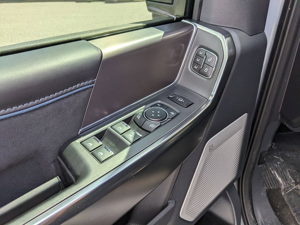 New 2026 Ford F250 Platinum AWD/4WD image 19