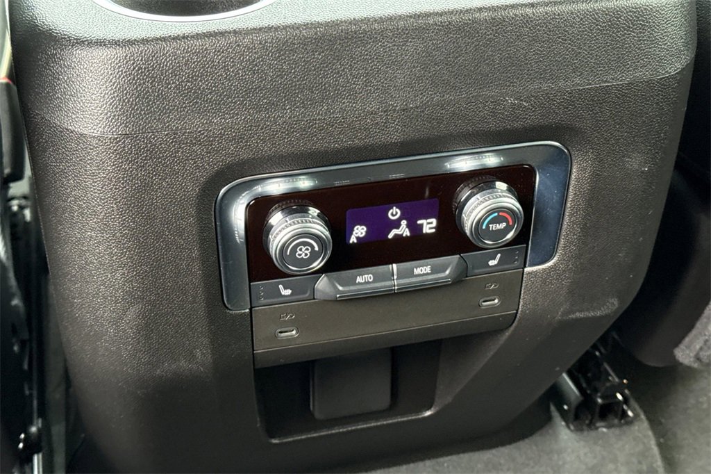 Used 2025 GMC Yukon Elevation image 18