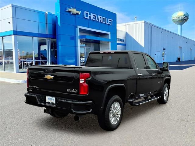 Used 2022 Chevrolet Silverado 3500 High Country w/ Z71 Off-Road Package AWD/4WD image 3