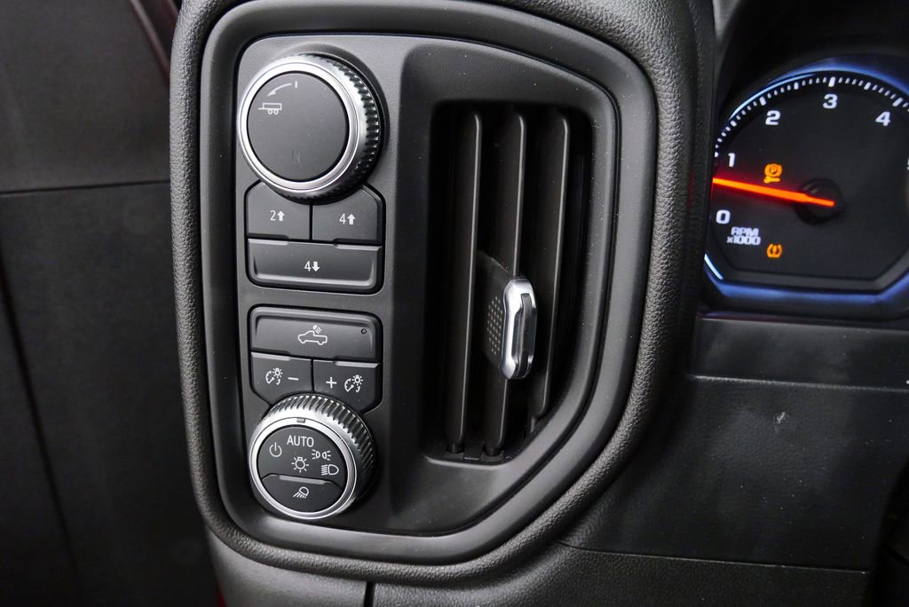 Used 2021 GMC Sierra 3500 4x4 Crew Cab w/ Convenience Package image 25