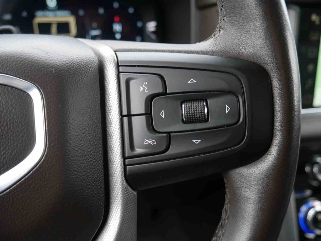 Used 2024 GMC Yukon XL Denali image 40