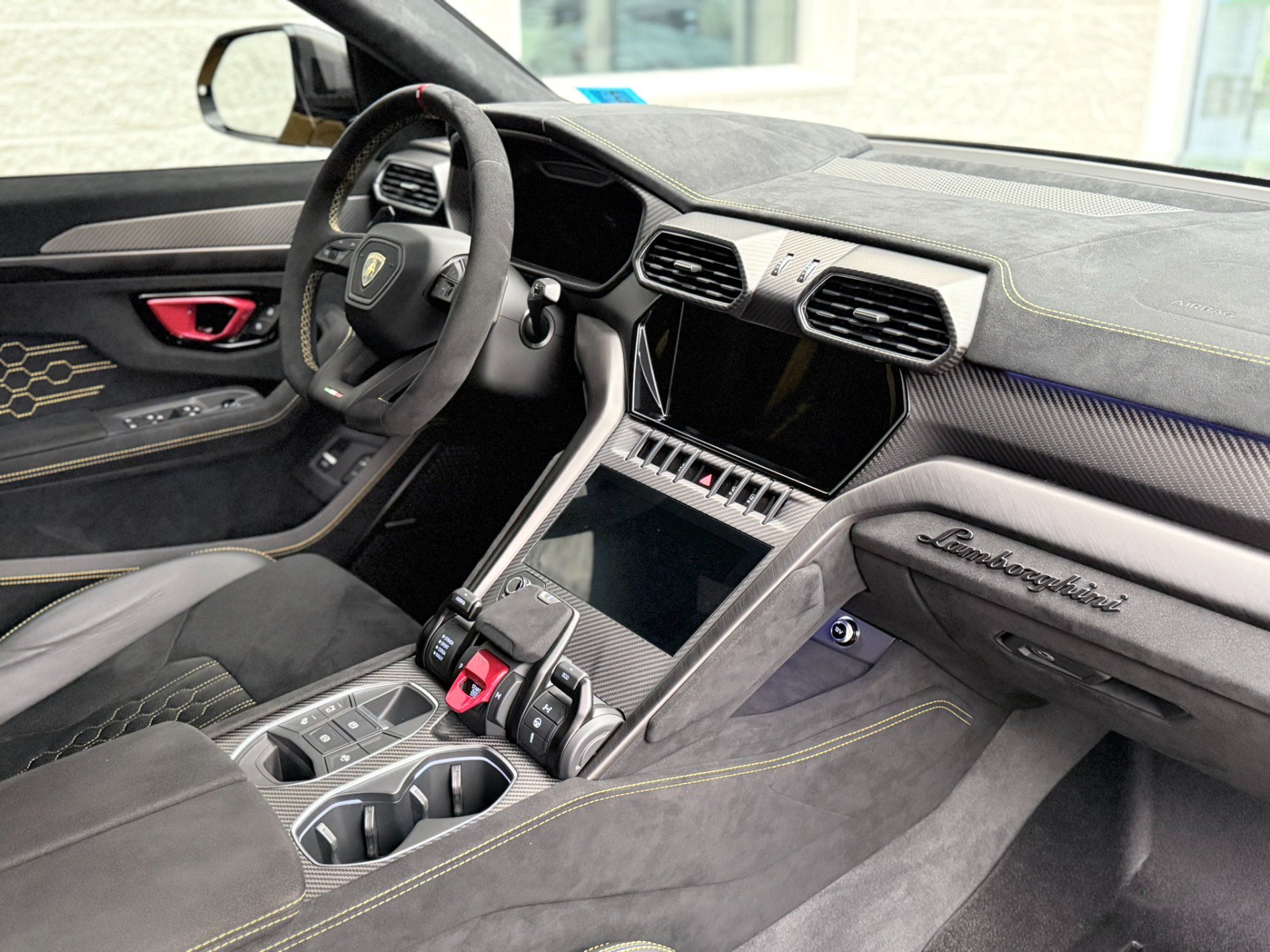 Used 2023 Lamborghini Urus Performante AWD/4WD image 45