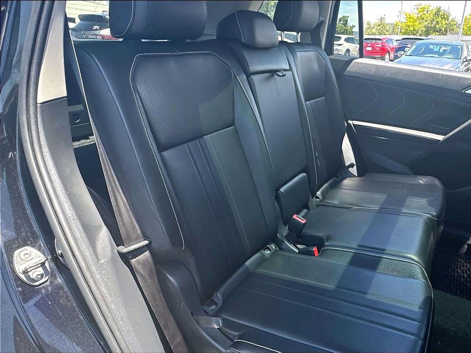 Used 2022 Volkswagen Tiguan SE AWD/4WD image 29
