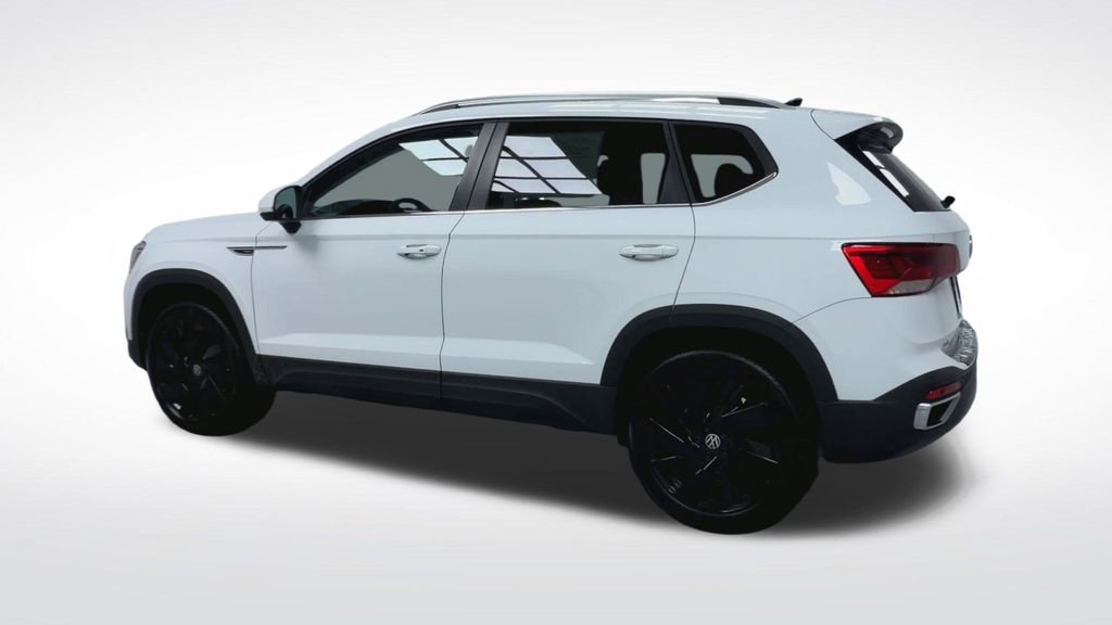 Used 2024 Volkswagen Taos SEL image 6