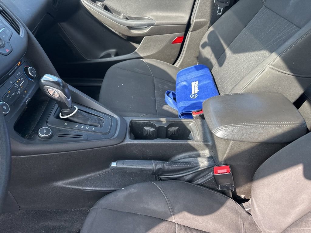 Used 2016 Ford Focus SE w/ Reverse Sensing Package image 17