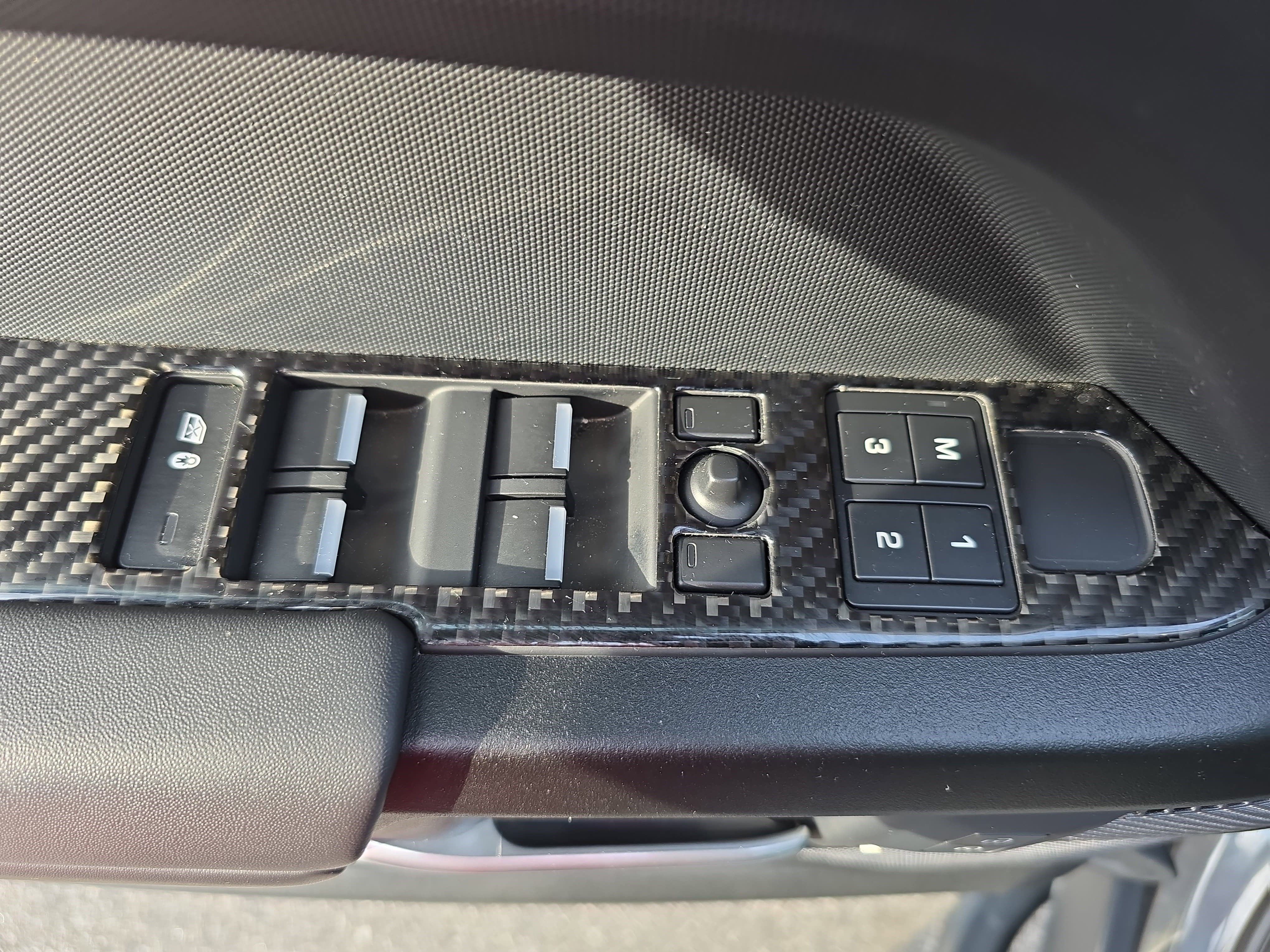 Used 2023 Land Rover Defender 110 V8 image 28