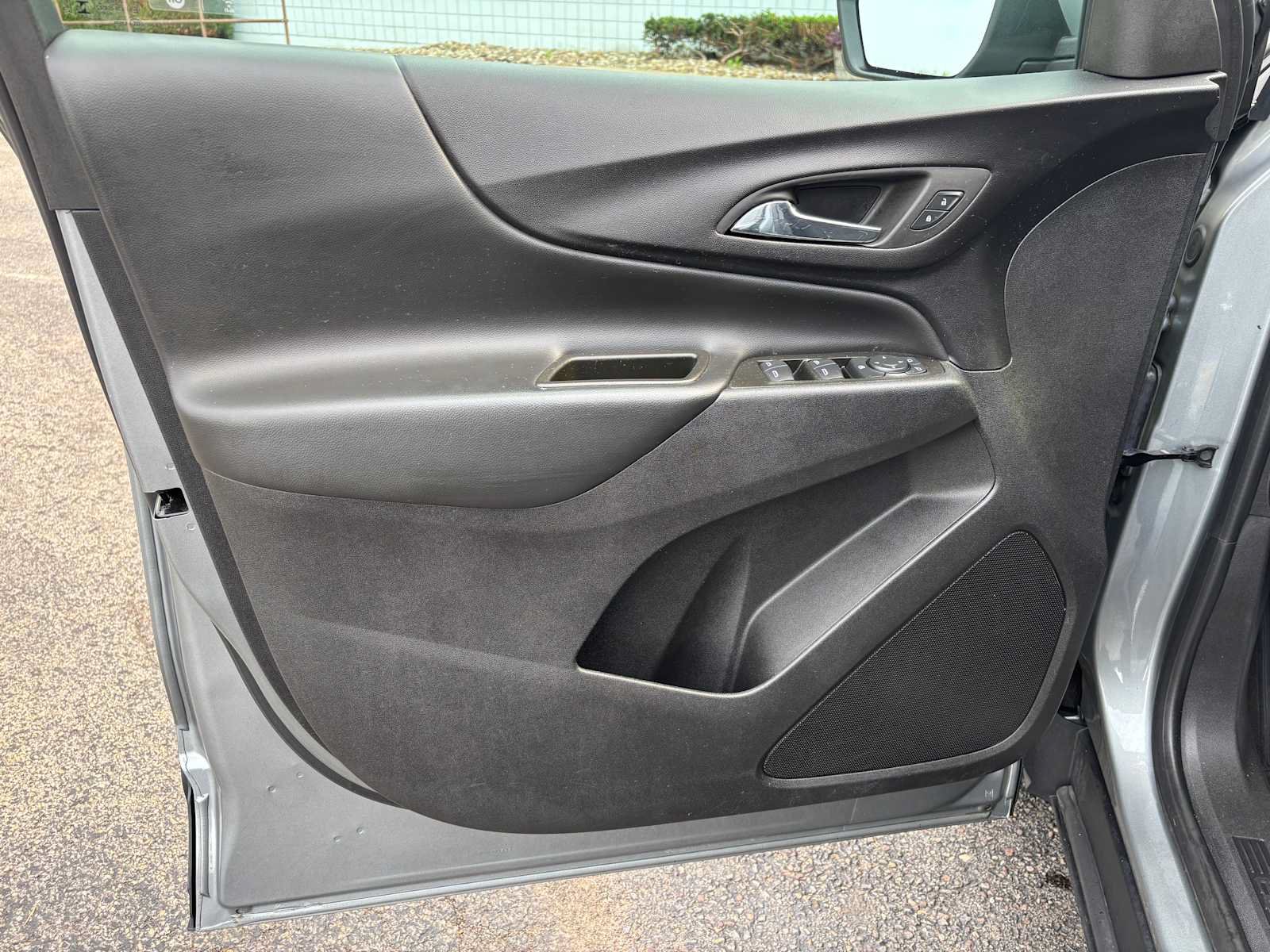 Used 2023 Chevrolet Equinox LT AWD/4WD image 17