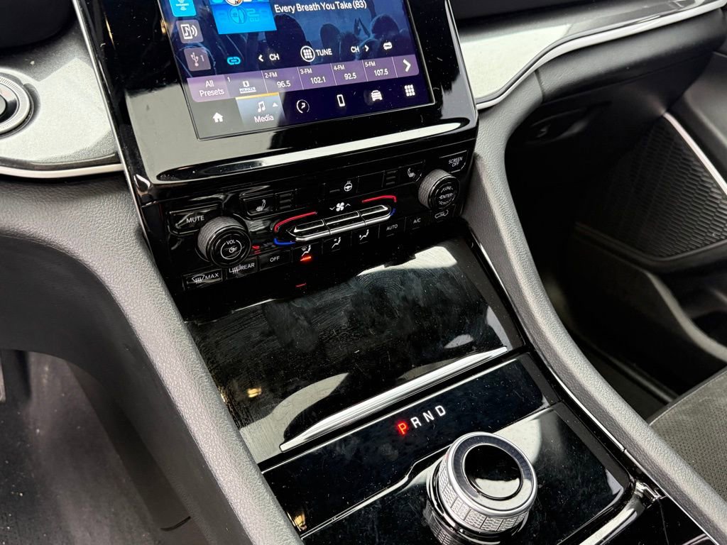 Used 2023 Jeep Grand Cherokee L Laredo image 21