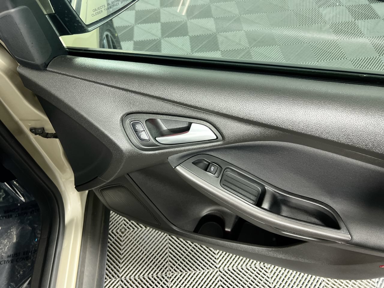 Used 2017 Ford Focus SEL FWD image 28