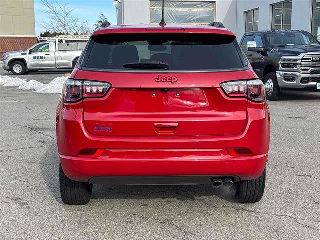 Certified 2022 Jeep Compass Limited image 3