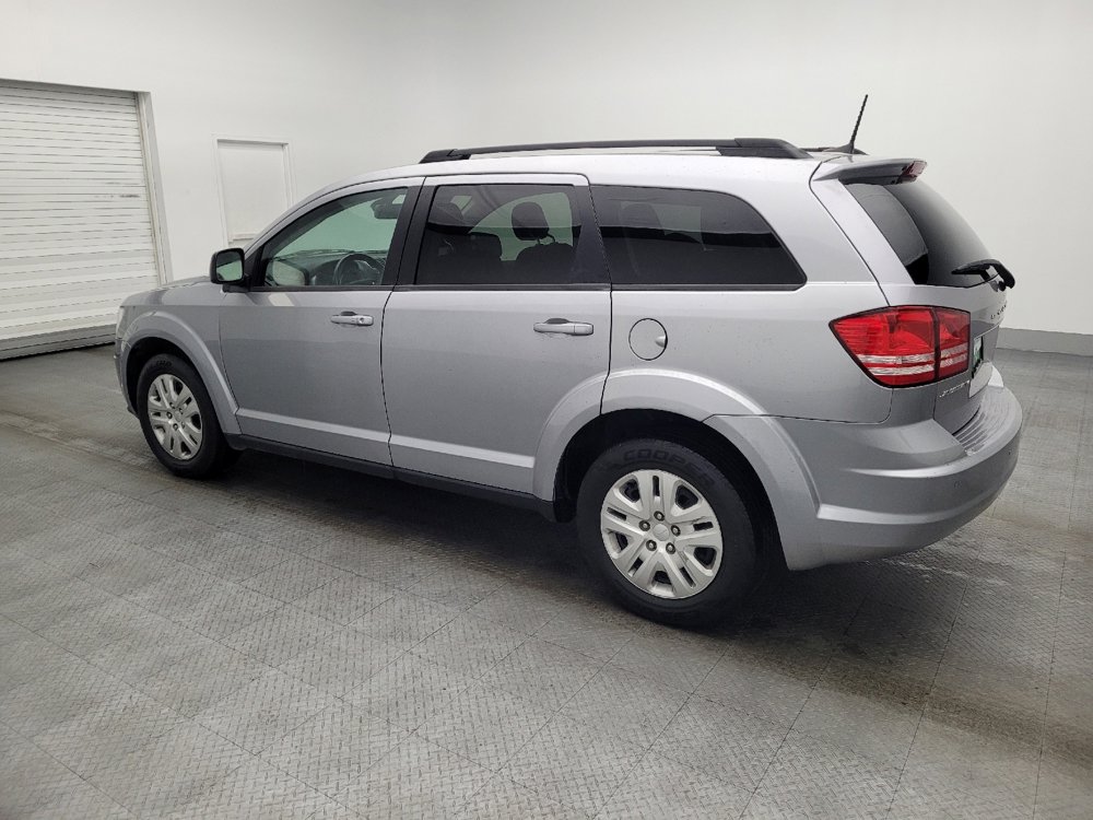 Used 2020 Dodge Journey SE w/ SE Popular Equipment Group image 3