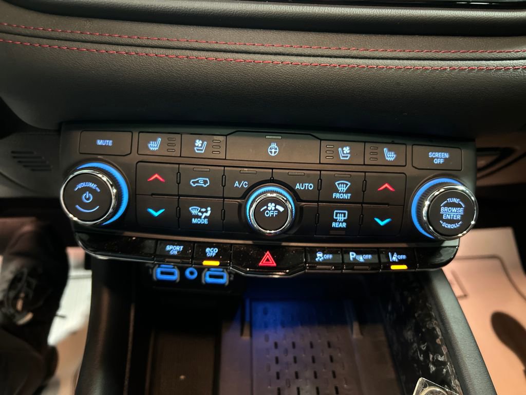 Used 2025 Dodge Durango R/T image 19