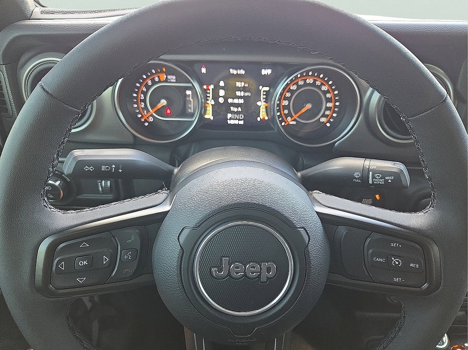 Used 2023 Jeep Gladiator Sport image 23