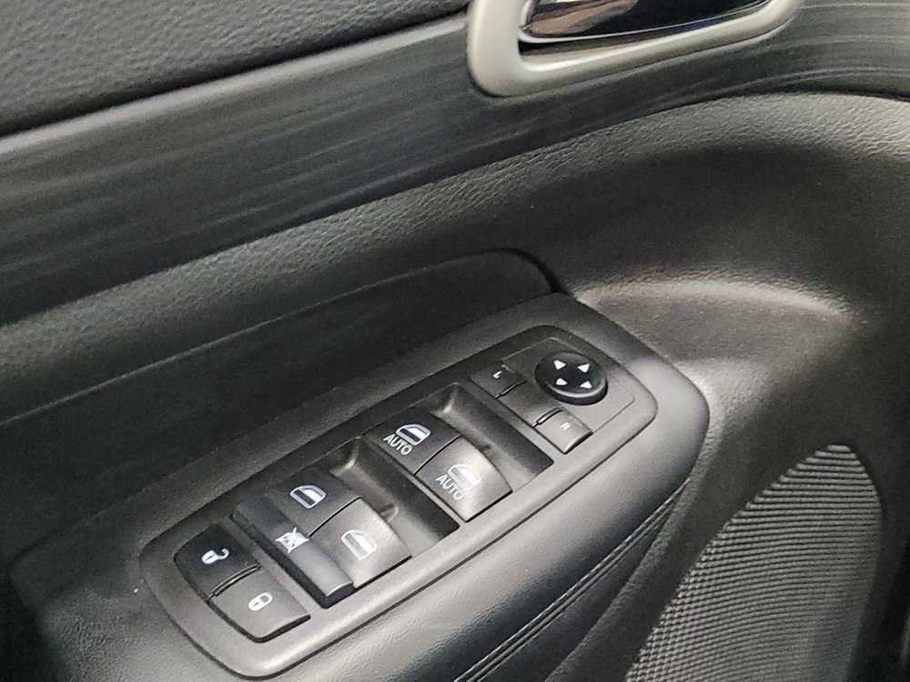 Used 2021 Jeep Grand Cherokee Laredo image 27