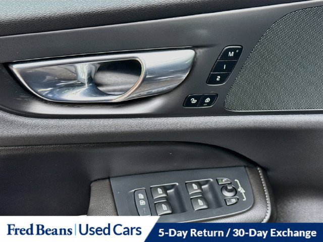 Used 2022 Volvo S60 T8 R-Design Expression w/ Premium Package AWD/4WD image 23