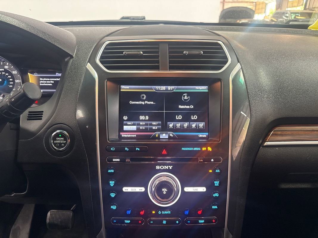 Used 2016 Ford Explorer Limited w/ Equipment Group 301A AWD/4WD image 15