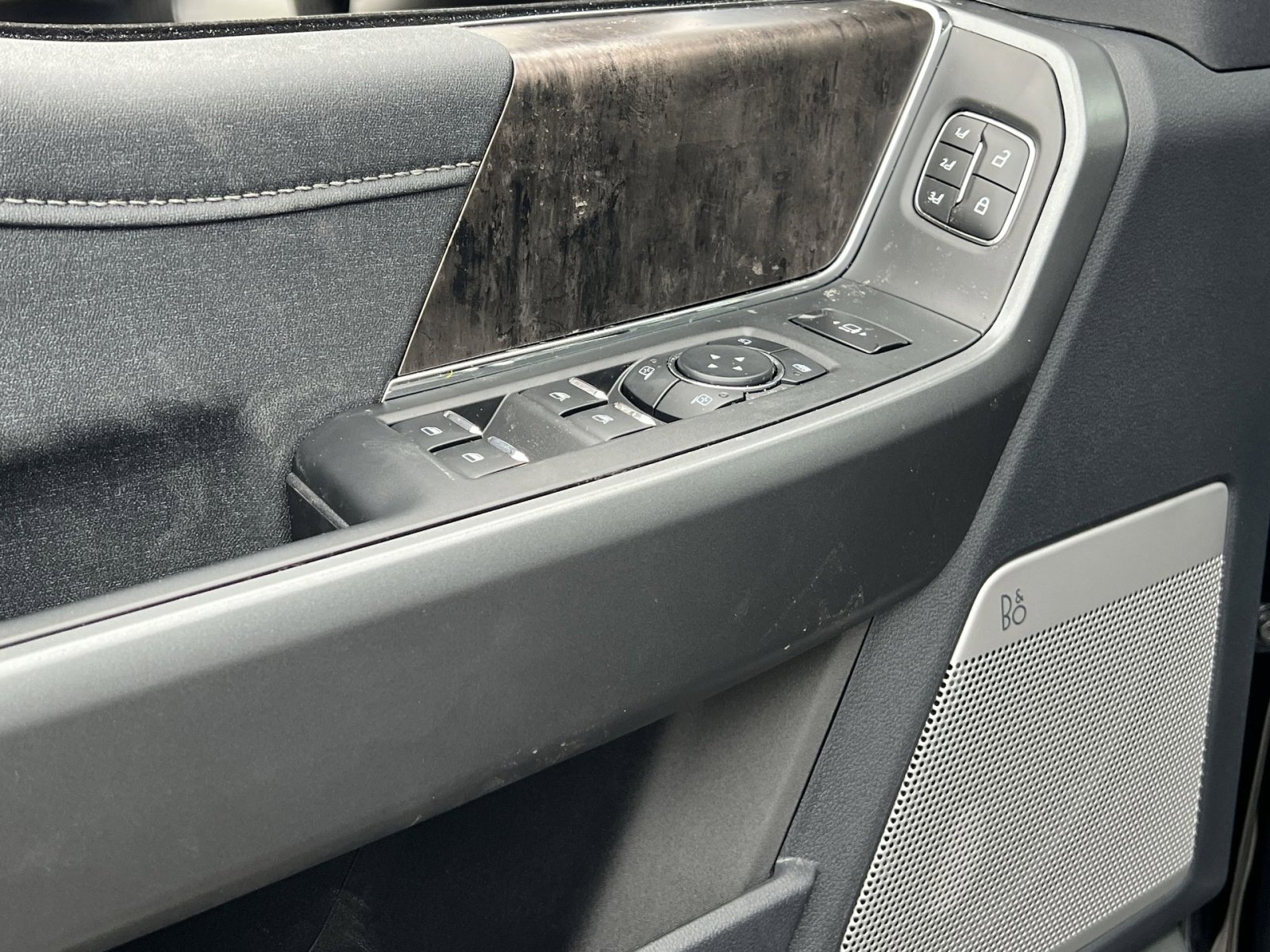 New 2026 Ford F250 Lariat w/ Black Appearance Package image 15