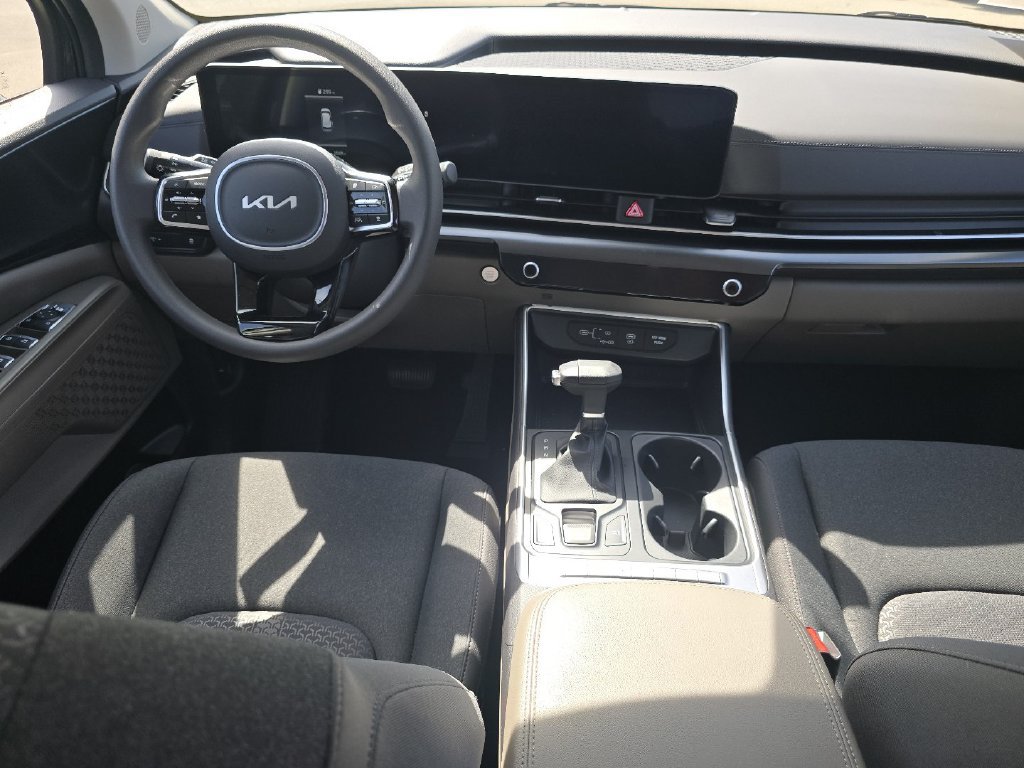 Used 2026 Kia Carnival LX FWD image 19