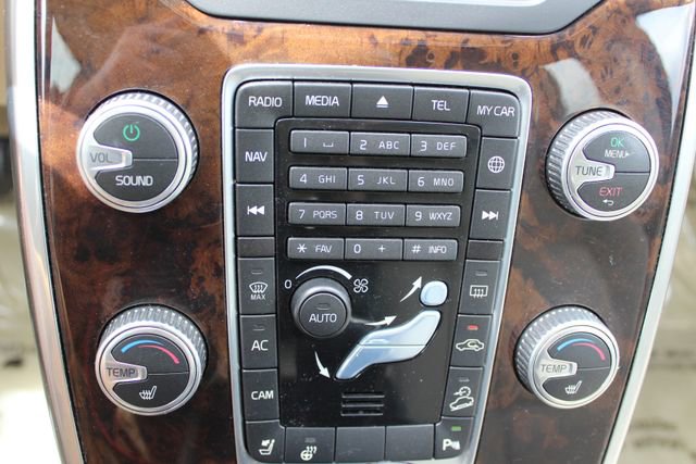 Used 2016 Volvo XC70 T5 Premier w/ Proximity Package AWD/4WD image 32