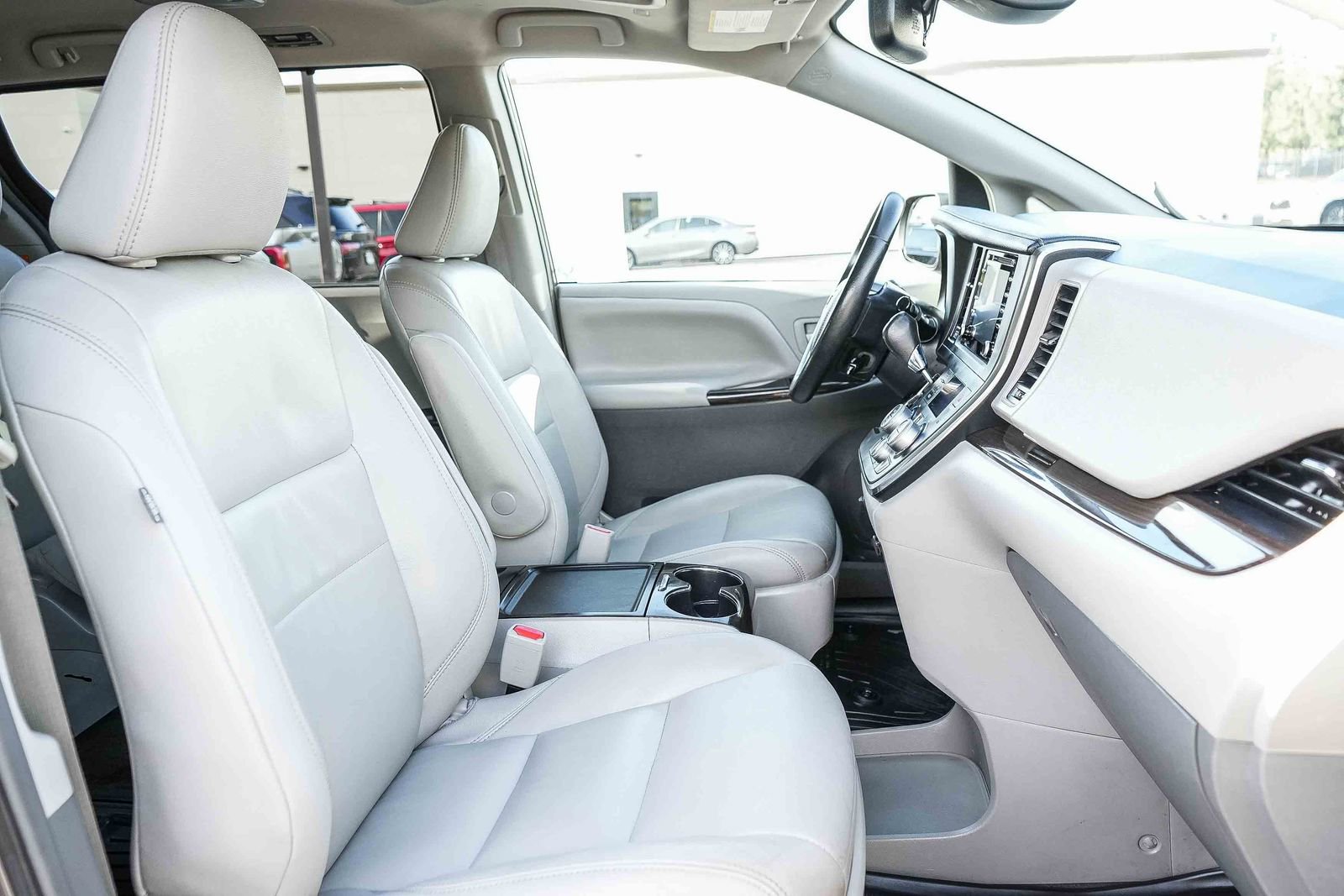 Certified 2019 Toyota Sienna XLE image 20