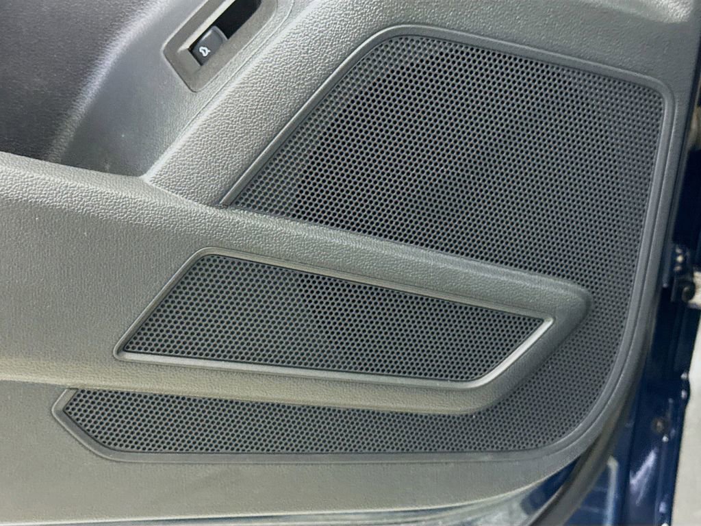 Used 2022 Volkswagen Atlas Cross Sport SE FWD image 19