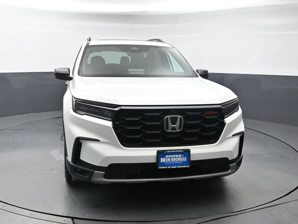 Certified 2024 Honda Pilot TrailSport image 10