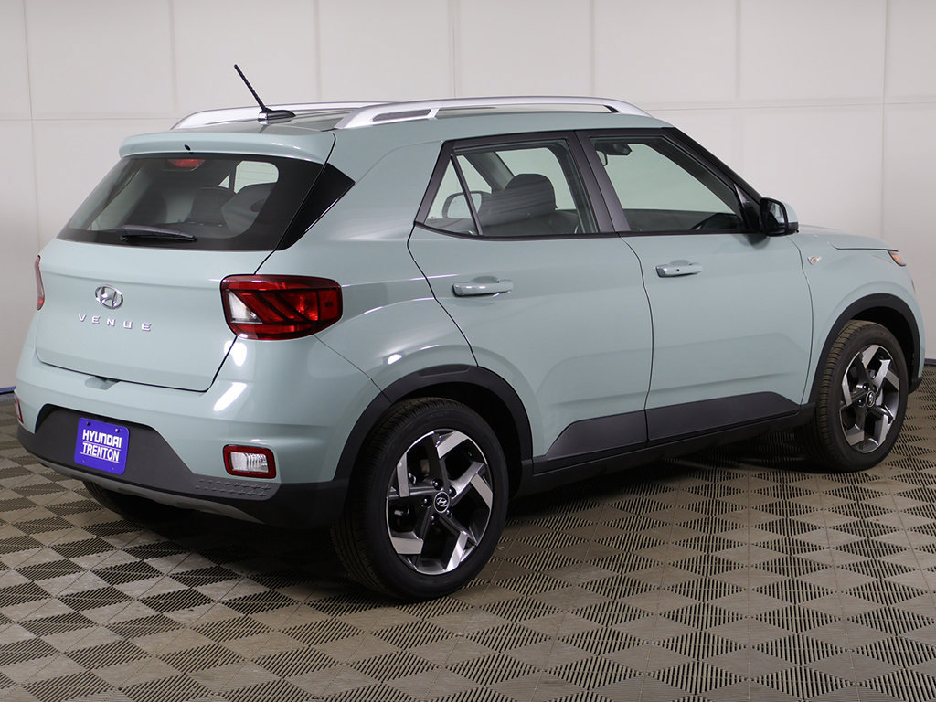 Certified 2026 Hyundai Venue SEL FWD image 9