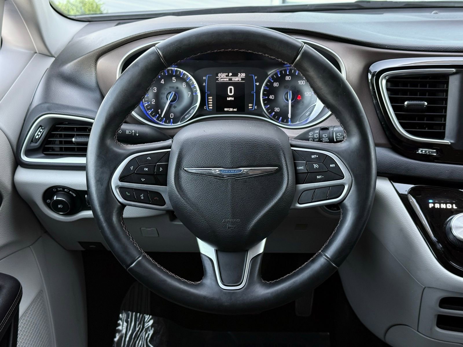 Used 2018 Chrysler Pacifica Touring-L image 31