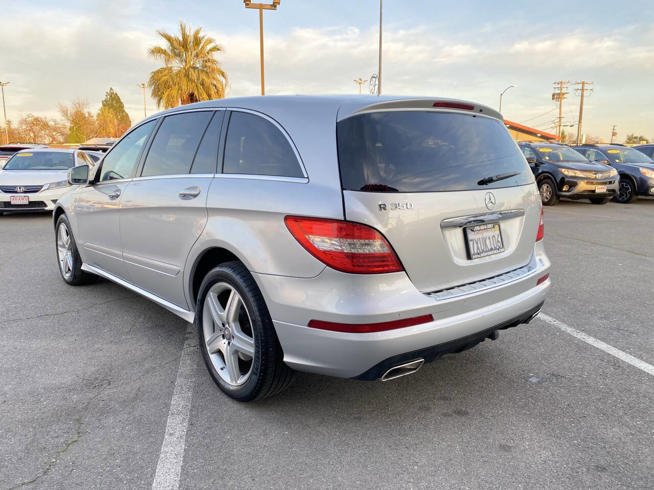 Used 2011 Mercedes-Benz R 350 4MATIC image 4