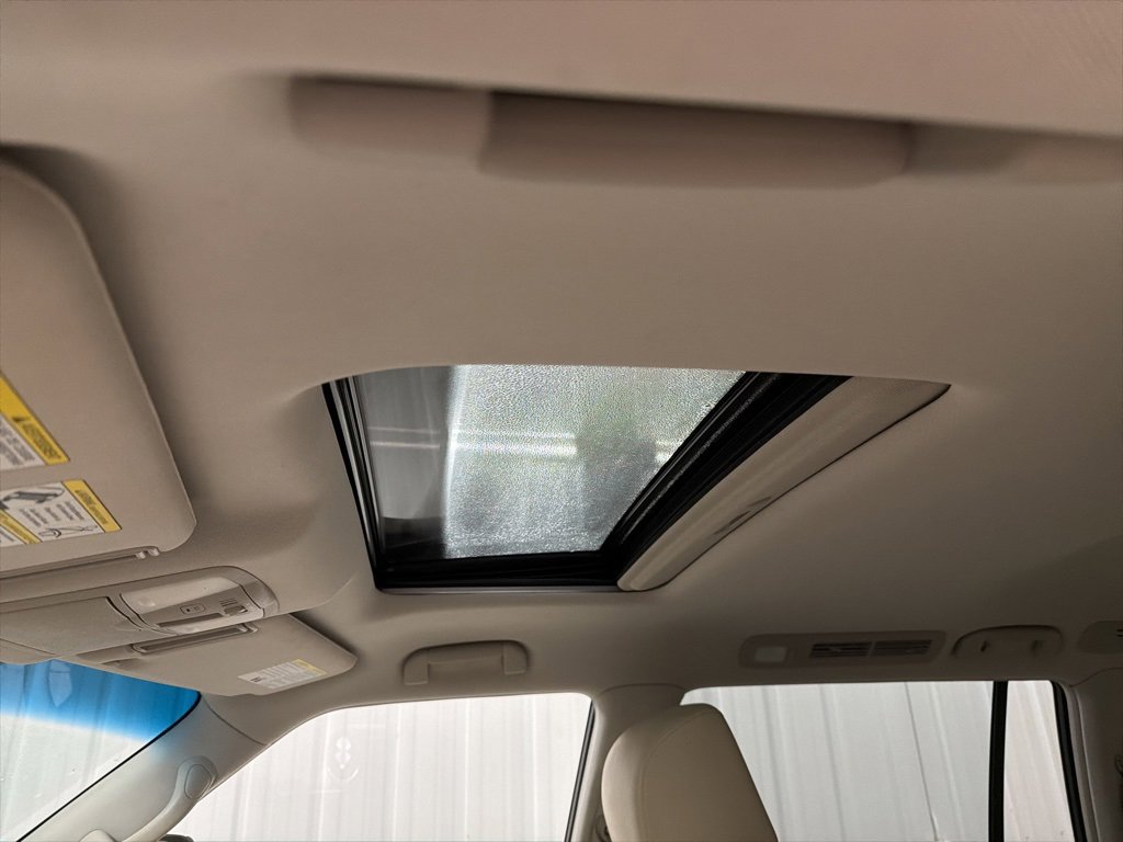 Used 2016 INFINITI QX80 Luxe w/ 22" Wheel Package image 18