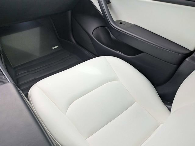 Used 2019 Tesla Model 3 image 17