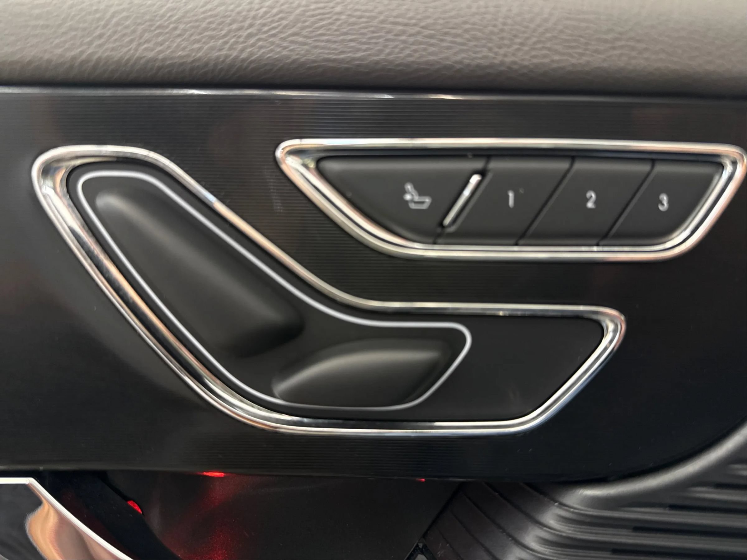 Used 2022 Lincoln Corsair AWD w/ Premium Package image 24
