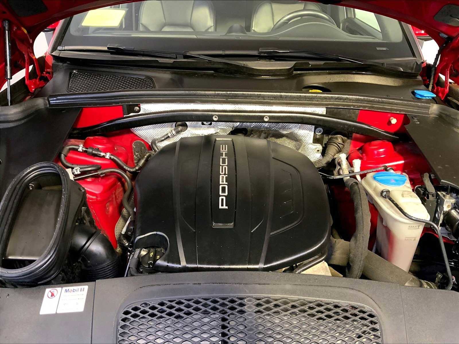 Certified 2017 Porsche Macan image 32