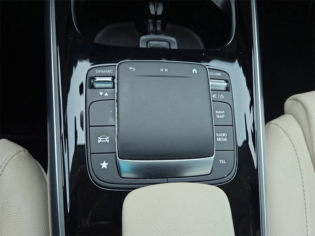 Used 2022 Mercedes-Benz GLB 250 image 24