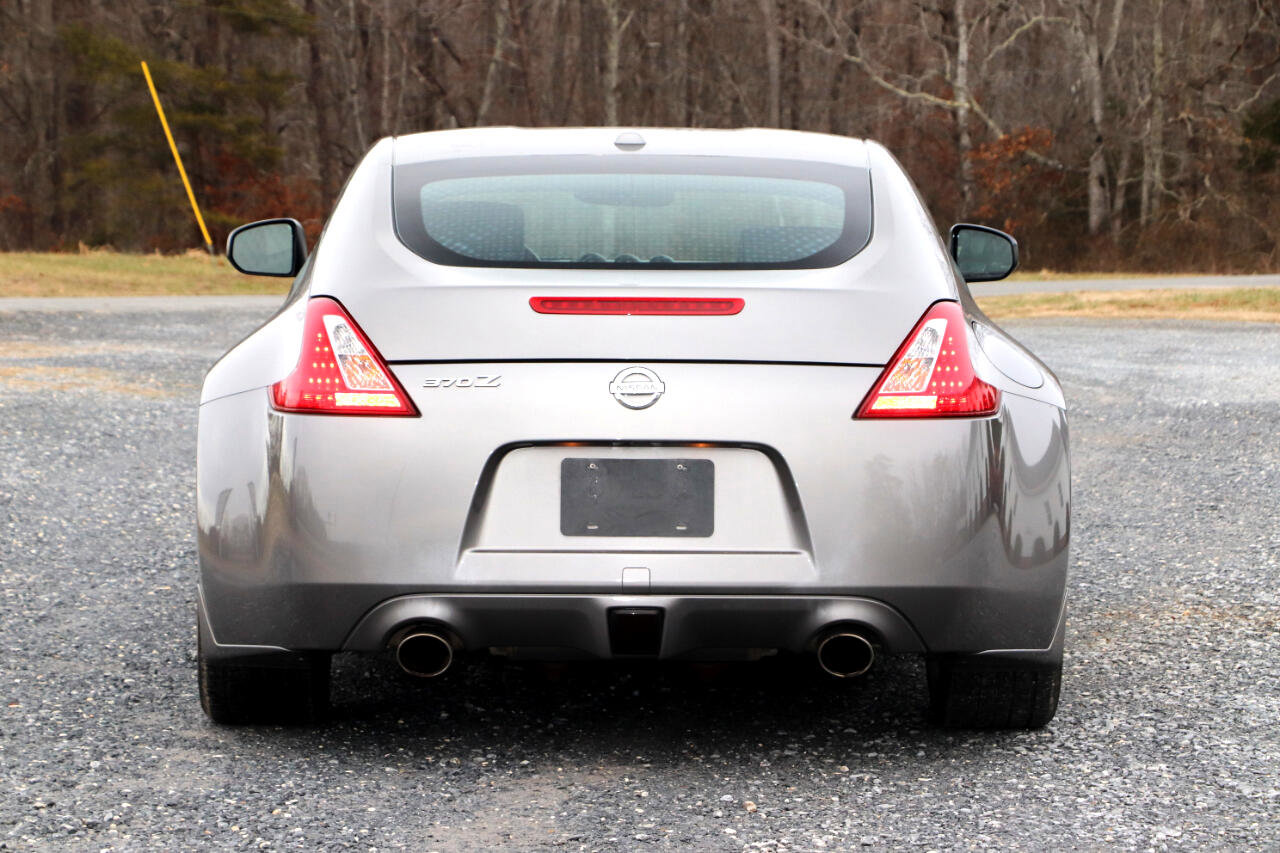 Used 2010 Nissan 370Z Touring image 4