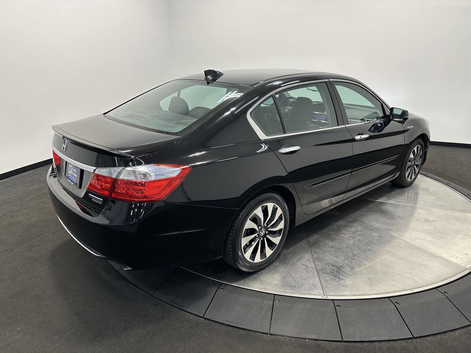Used 2015 Honda Accord Touring image 6