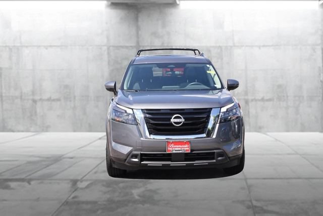 Certified 2025 Nissan Pathfinder SV w/ SV Premium Package FWD image 4