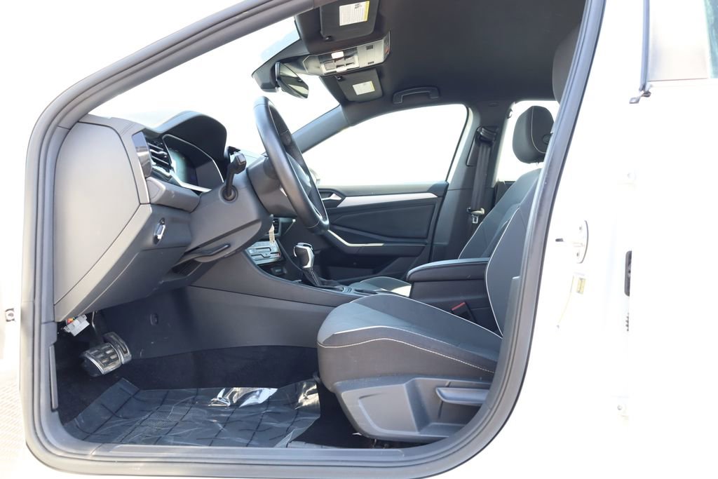 Used 2025 Volkswagen Jetta Sport FWD image 13