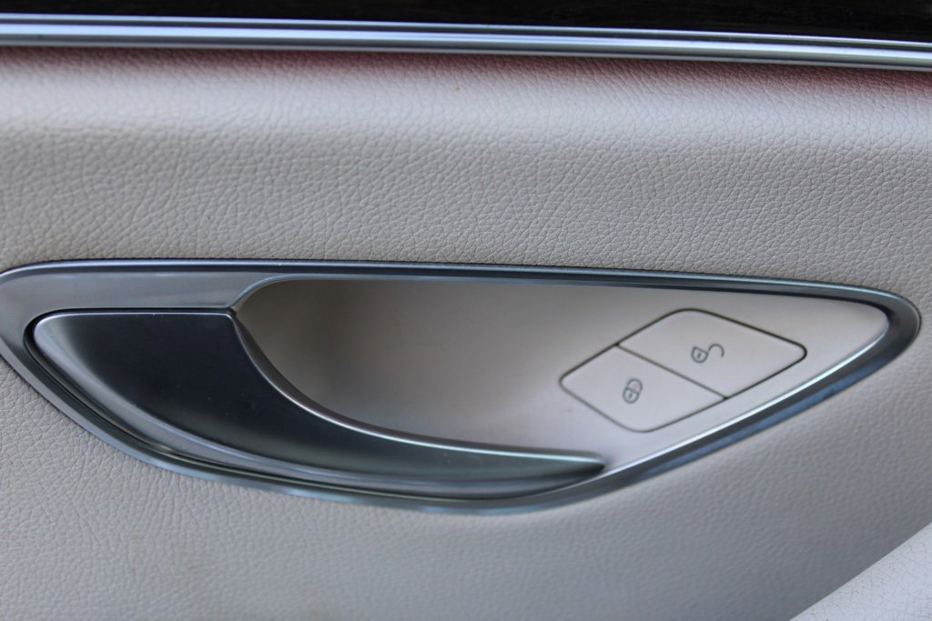 Certified 2017 Mercedes-Benz E 300 4MATIC image 18