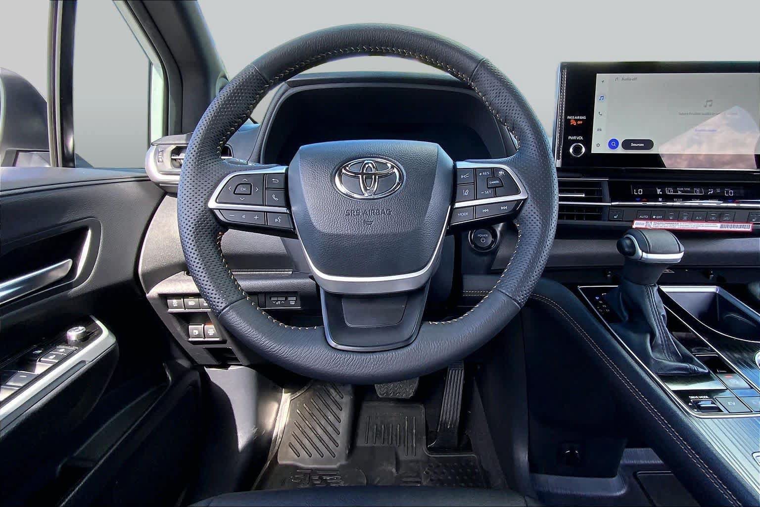 Certified 2026 Toyota Sienna XLE Woodland Edition AWD/4WD image 6