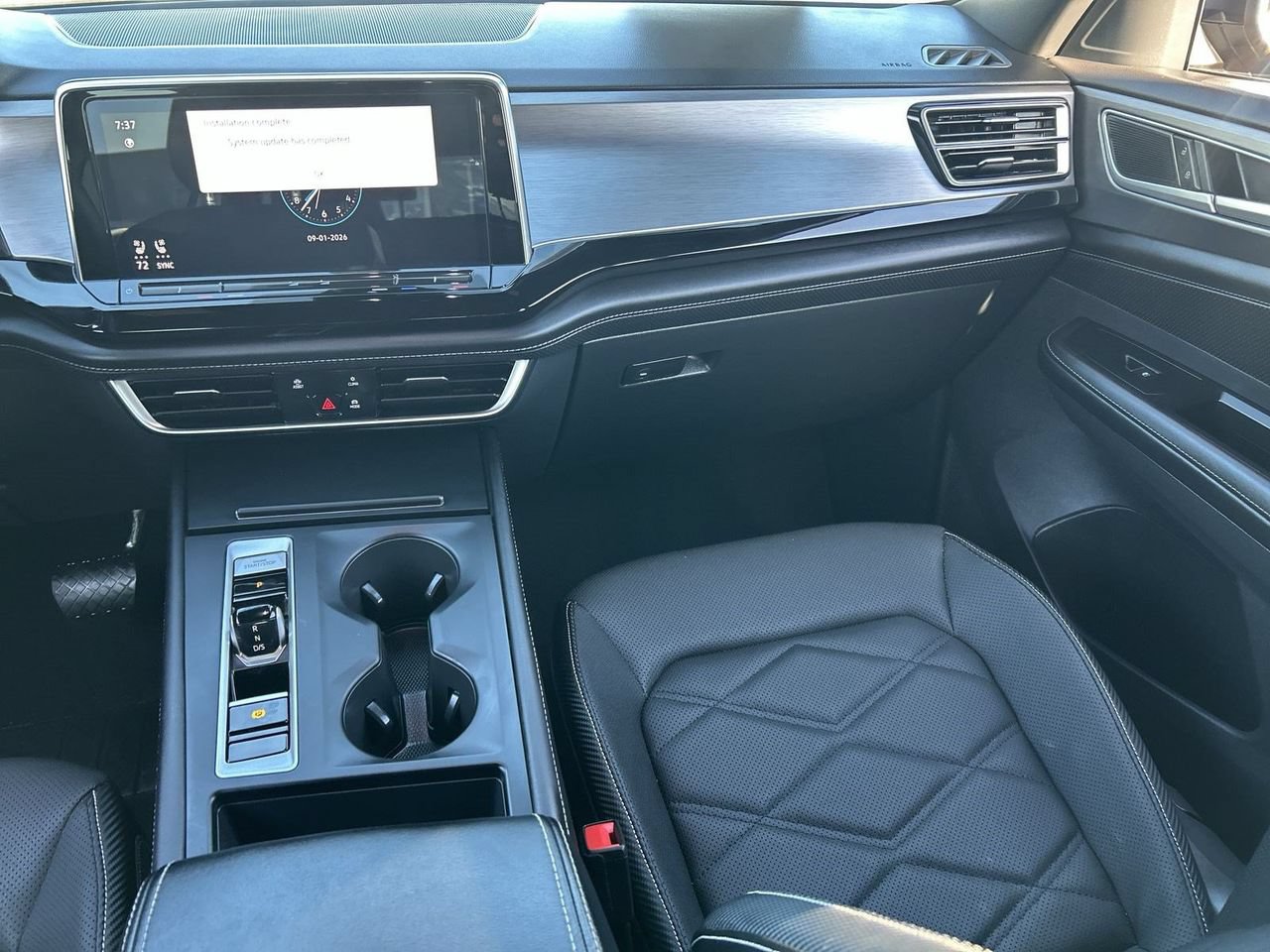 Used 2024 Volkswagen Atlas Cross Sport SE FWD image 13
