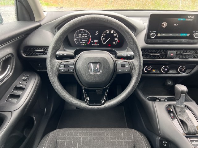Used 2025 Honda HR-V LX image 17