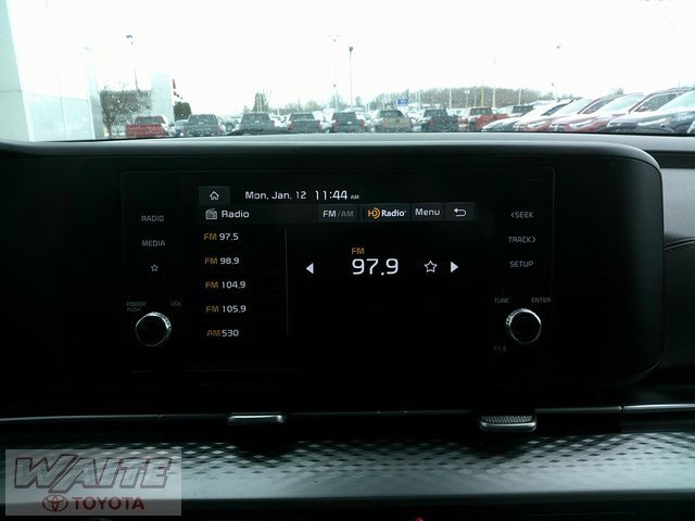 Used 2023 Kia Carnival LX image 13