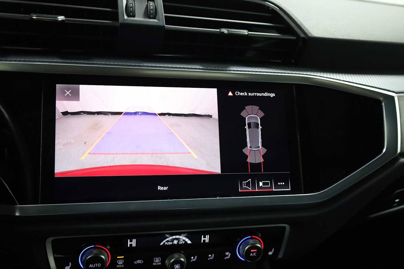 Used 2020 Audi Q3 2.0T Premium Plus w/ Premium Plus Package image 32