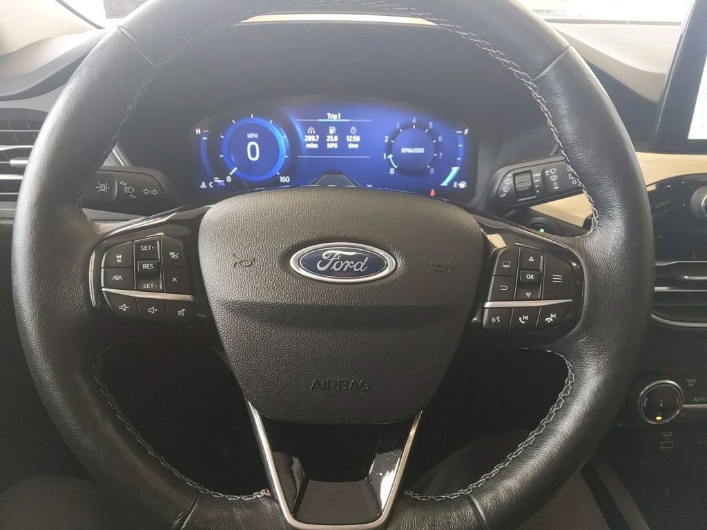 Used 2022 Ford Escape Titanium w/ Titanium Elite Package AWD/4WD image 16