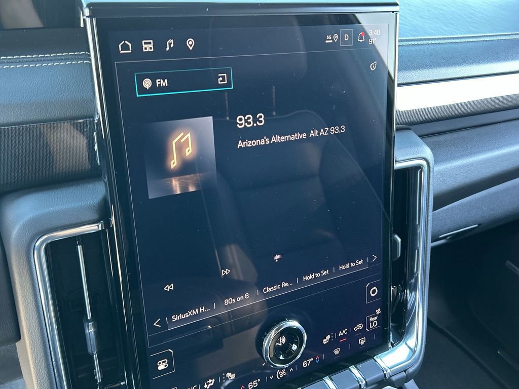 Used 2025 GMC Yukon Elevation image 13