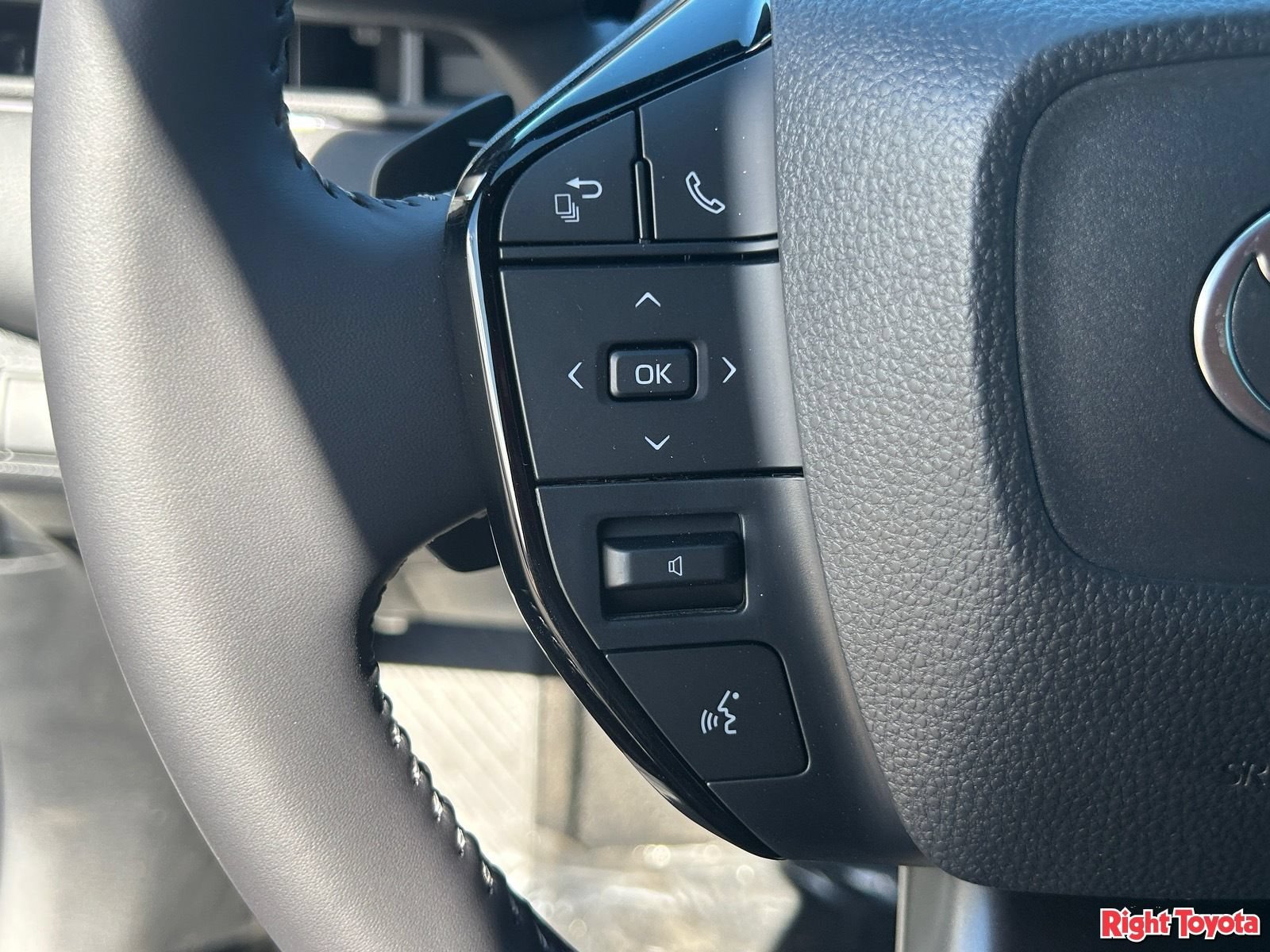New 2026 Toyota C-HR AWD/4WD image 31
